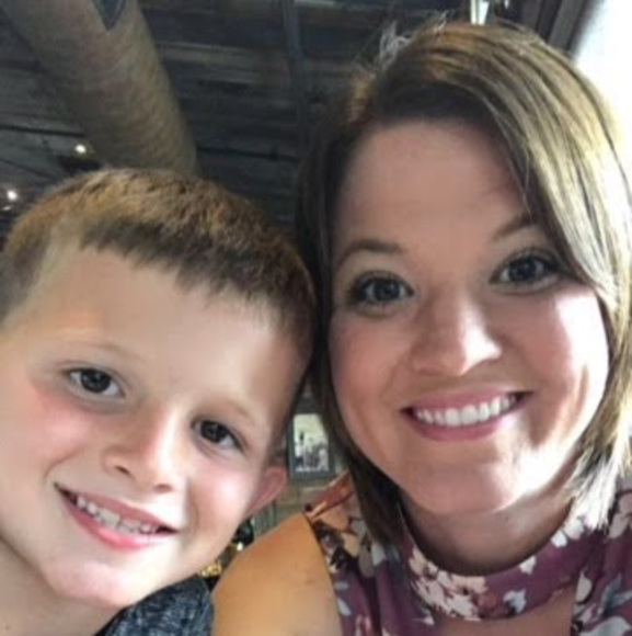 Meet your Posher, Denise - Picture 1 of 1